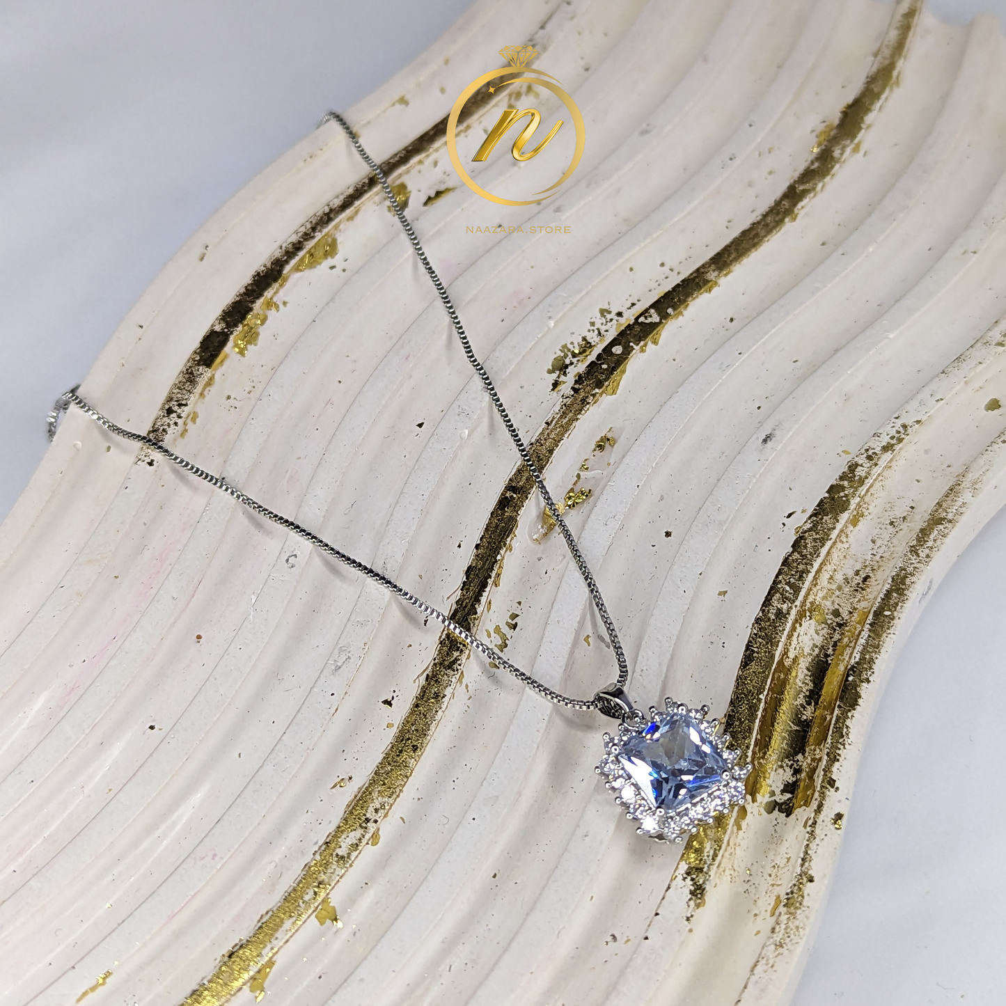 Chalcedony Pendant Necklace - Lightweight Luxurious